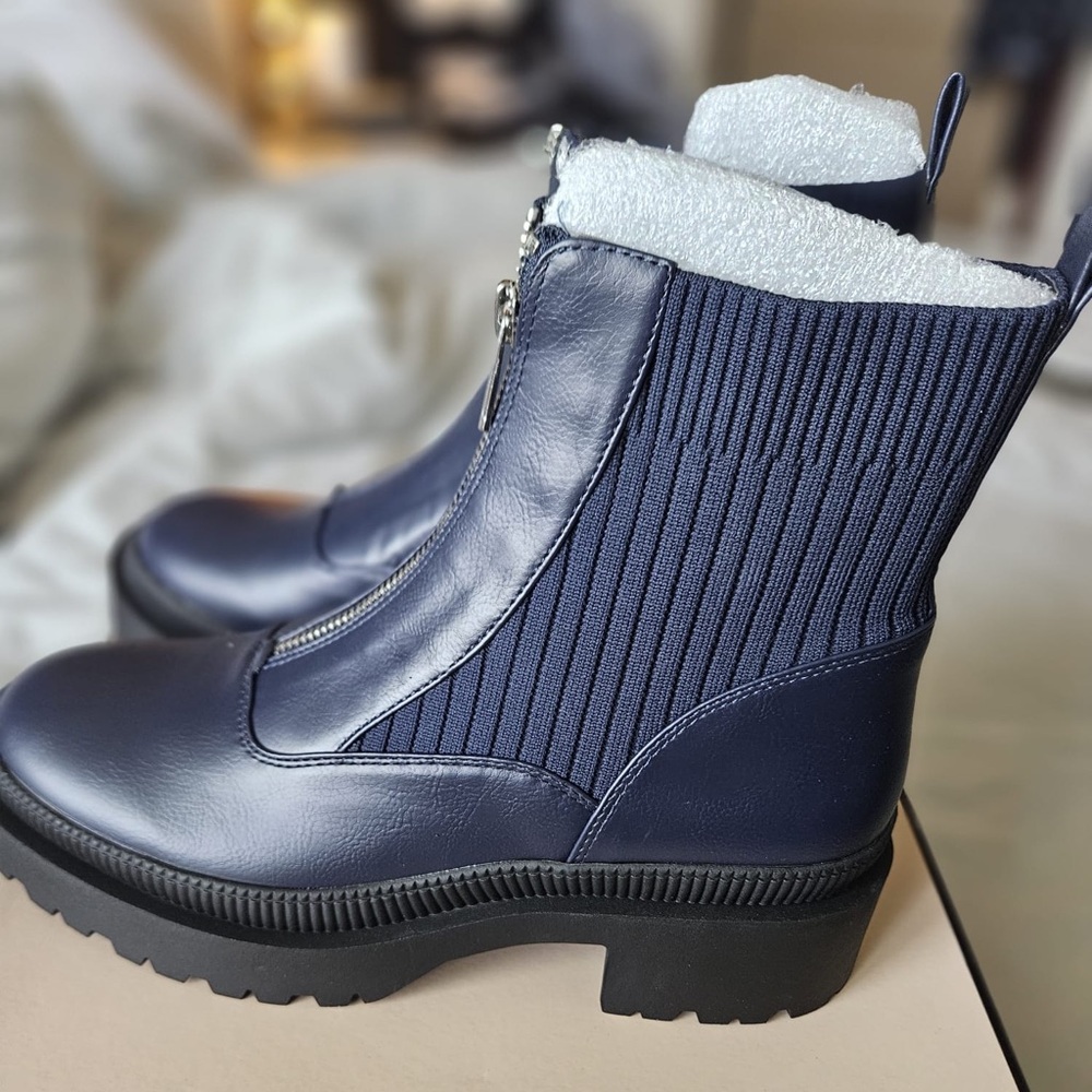 BCBGenreration leather boot. Textile upper navy blazer